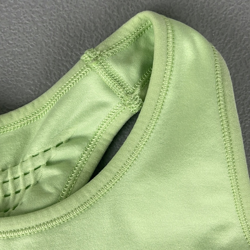 Sweaty Betty Stamina Workout Bra. Utopia Green. Size 4-6. - Picture 3 of 8